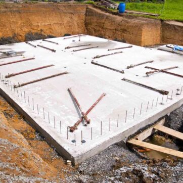 Jak przygotować łazienkę pod wykończenie? Najczęstsze błędy, które podnoszą koszty – praktyka MEST